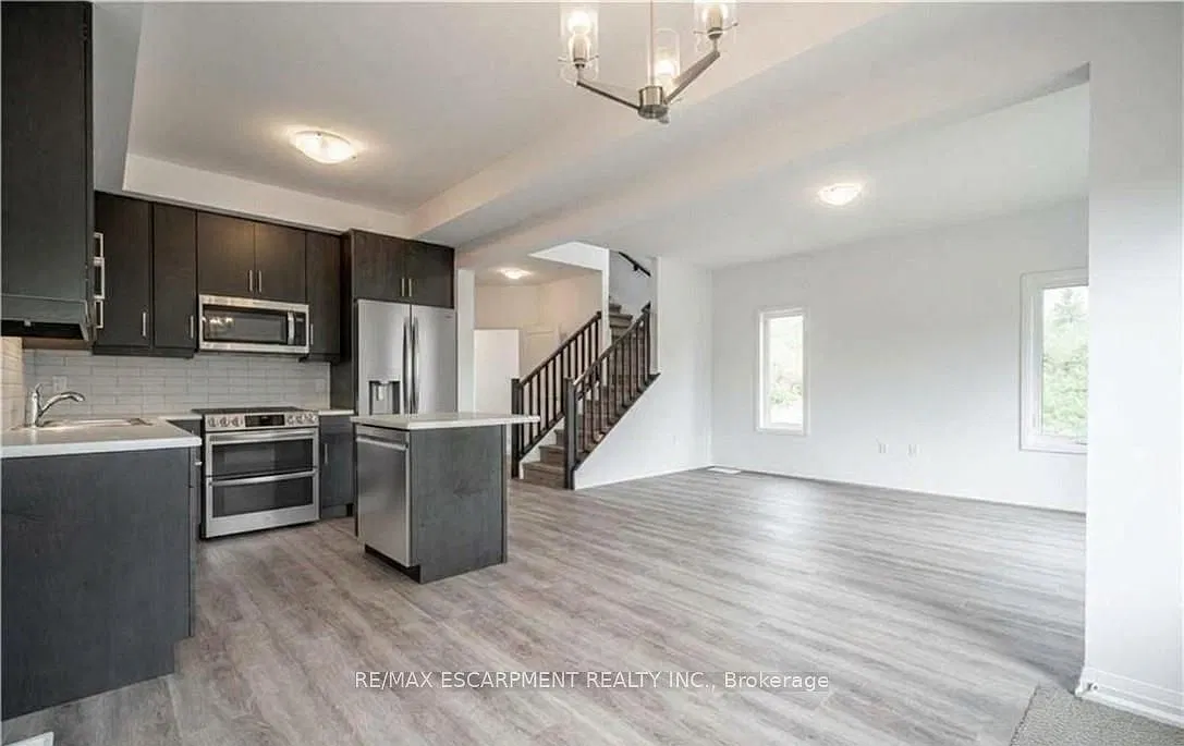 4 bed, $2,960 — Photo 3
