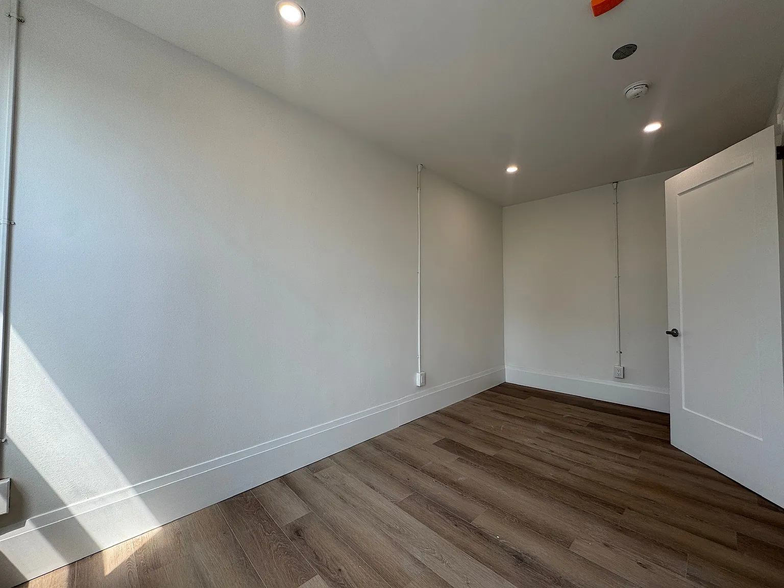 74 Shepherd Street West Windsor — Photo 2