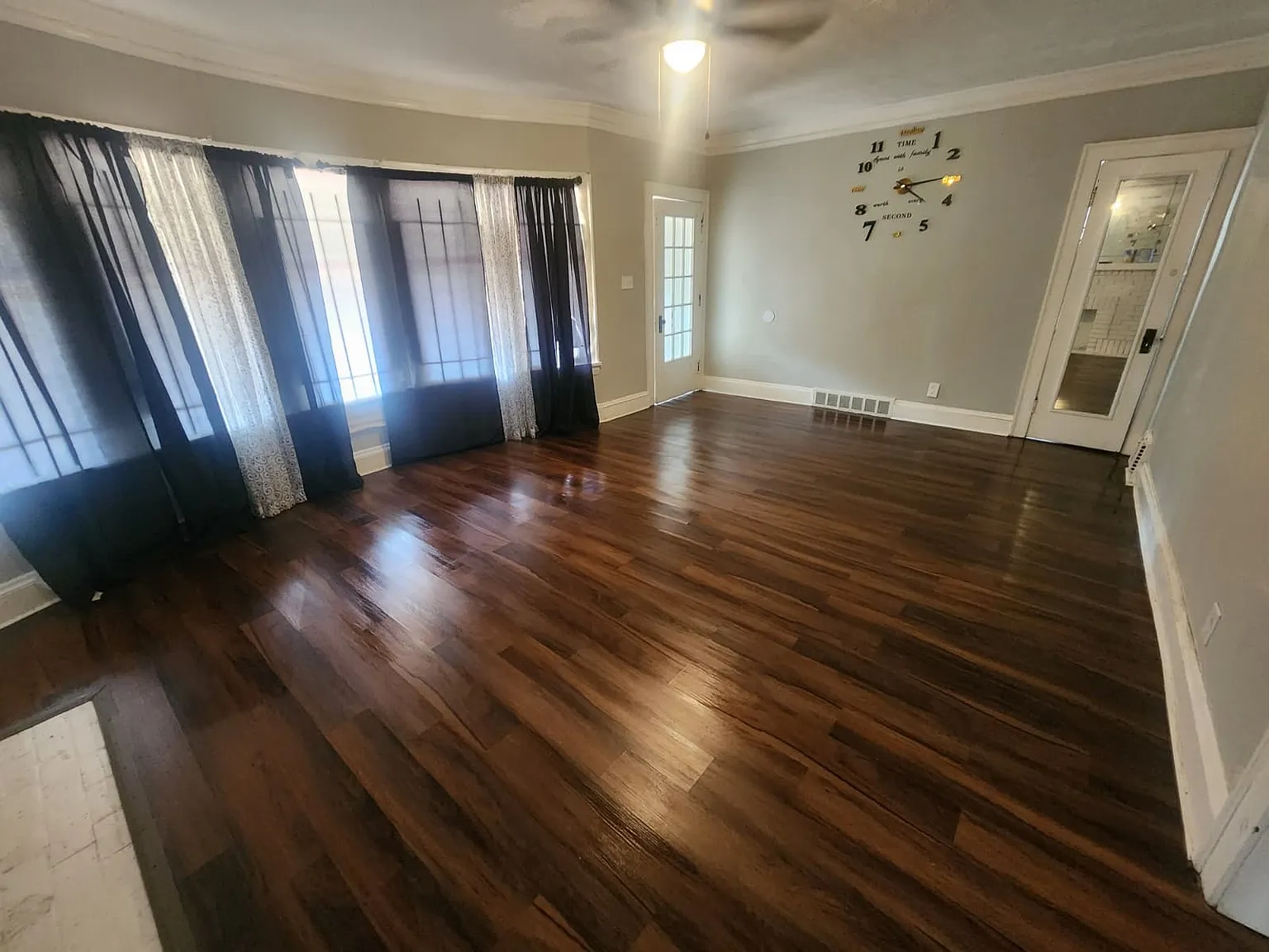 3 bed, 1366 sqft, $899 — Photo 4