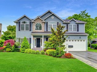 12 Perry Ct, Syosset, NY 11791