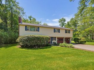 1 Deerfield Ln, Natick, MA 01760