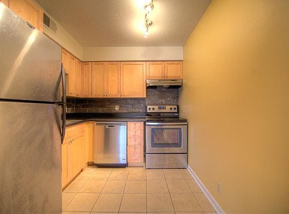 4th image of 626 W 43rd Ter APT 6