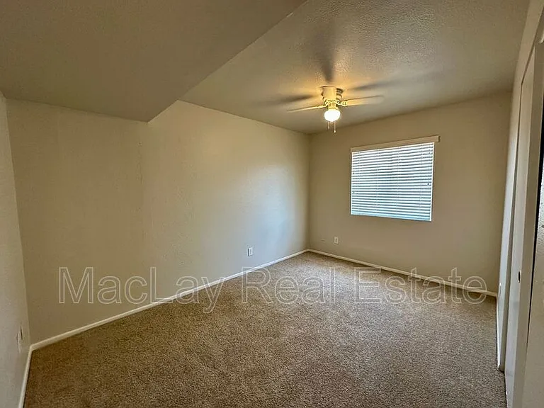 1441 E Diamond Dr — Photo 9
