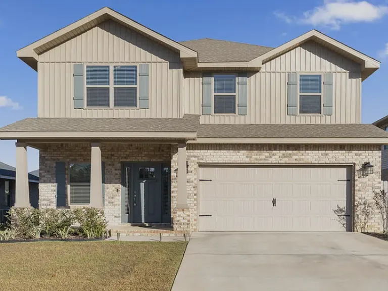 Ridgeway Cir — Photo 1