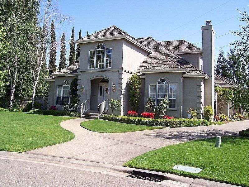 9 latham lane