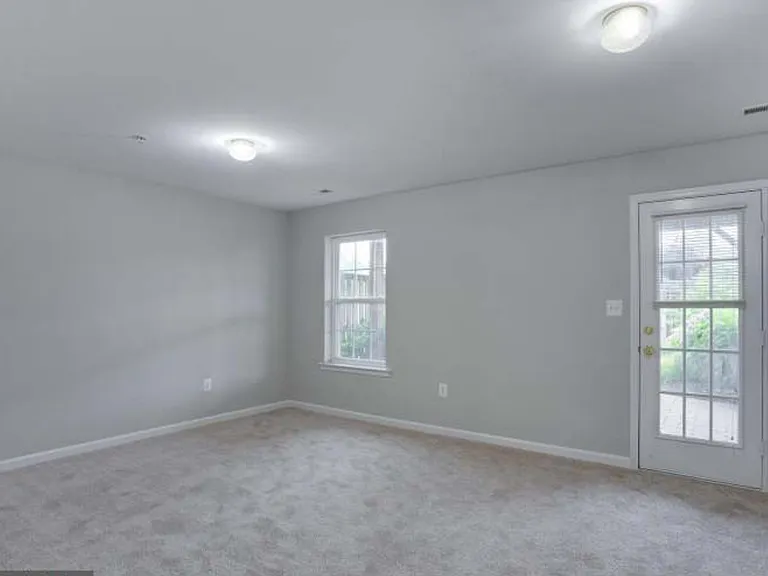 350 Cambridge Pl — Photo 20
