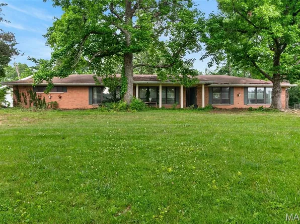 6530 Deerwood Dr, Cedar Hill, MO 63016