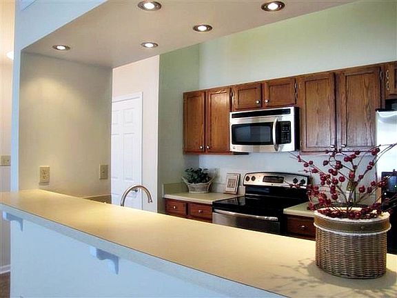 3rd image of 10207 Wolfe Manor Ct Unit 909