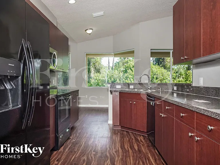 5108 Sylvania Ave — Photo 5