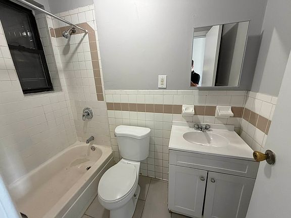 5th image of 710 E 138th St APT 12