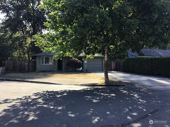 3rd image of 418 Brown SE
