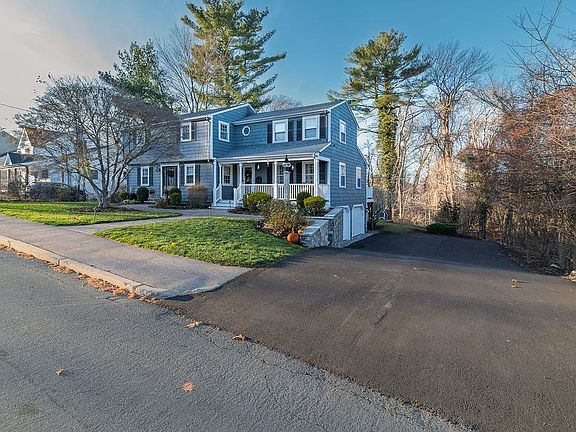 5th image of 30 Thetford Ave