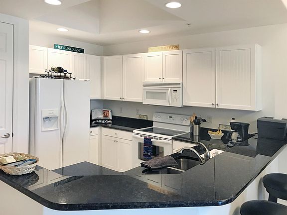 3rd image of 13770 Julias Way APT 1127