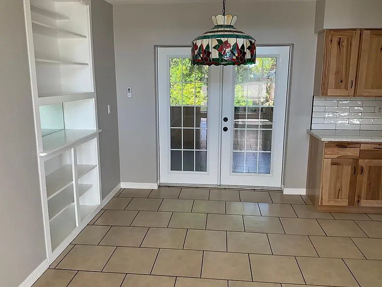 4250 Deerfield Dr — Photo 4