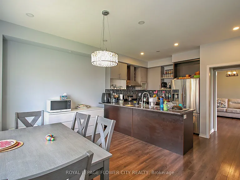 81 Baffin Cres — Photo 15