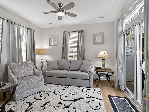 3rd image of 1501 Acadian Dr #D