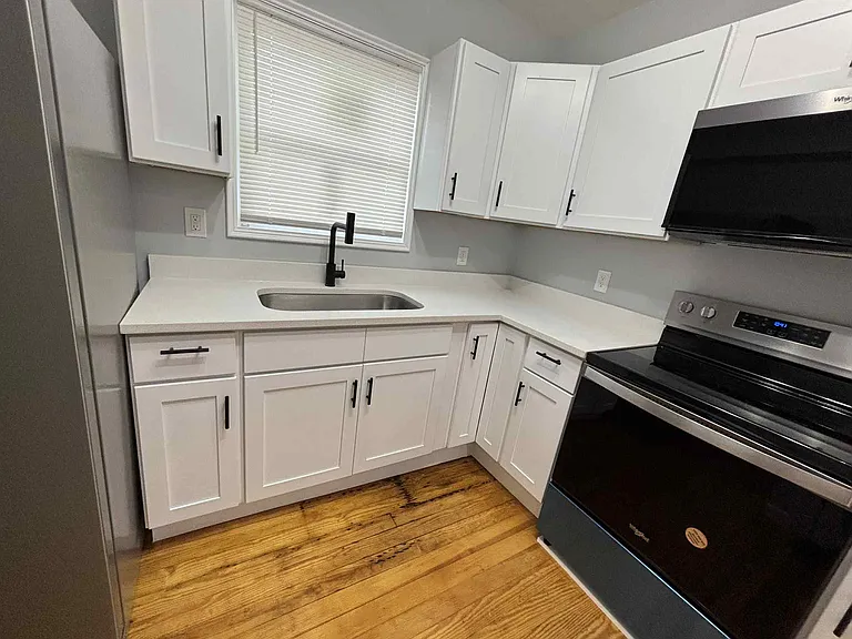 1239 Social St #2 — Photo 4