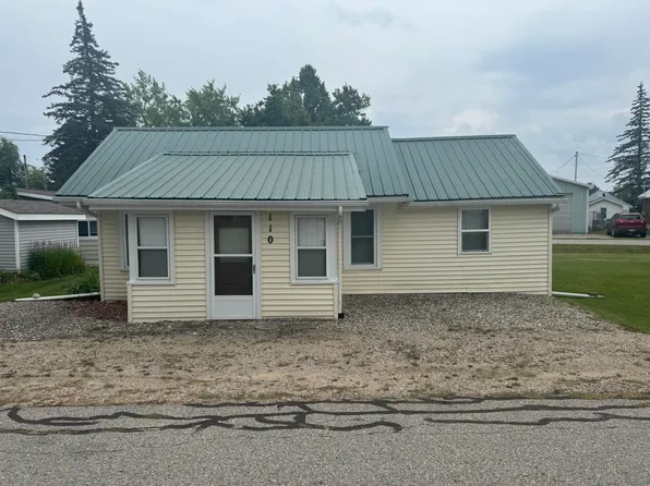 110 Walter St, Houghton Lake, MI 48629