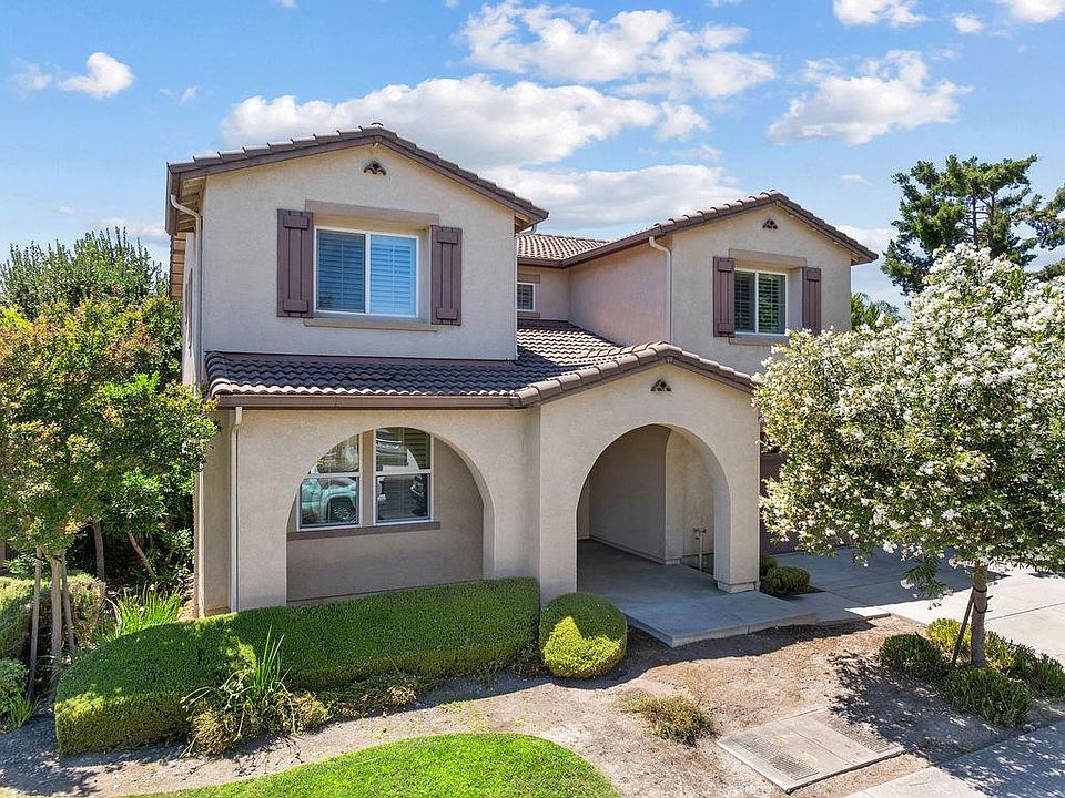 1st image of 15939 Crescent Park Cir