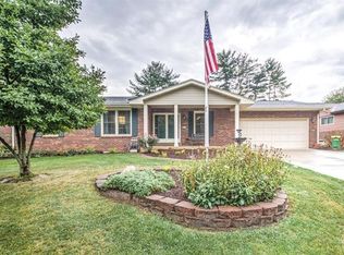 1913 E Jerome Dr, Godfrey, IL 62035