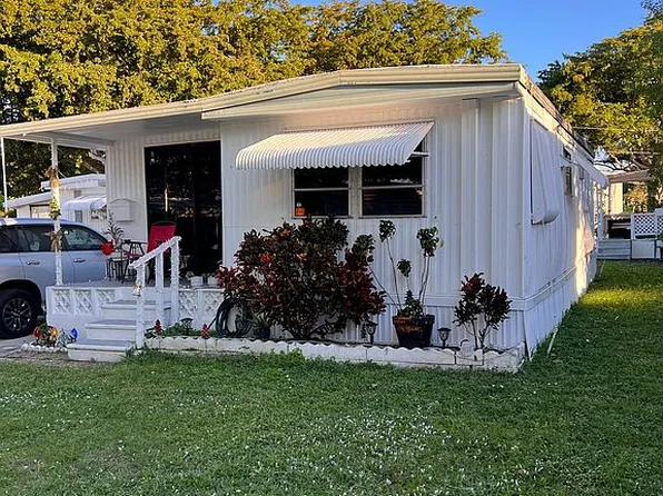 803 Heather Ln, Hallandale Beach, FL 33009