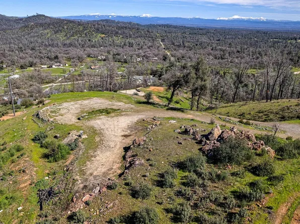 13884 Shangrila Dr, Redding, CA 96003