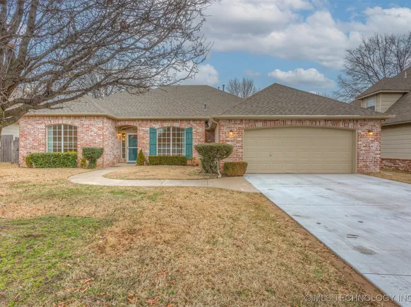 7305 E 92nd St, Tulsa, OK 74133