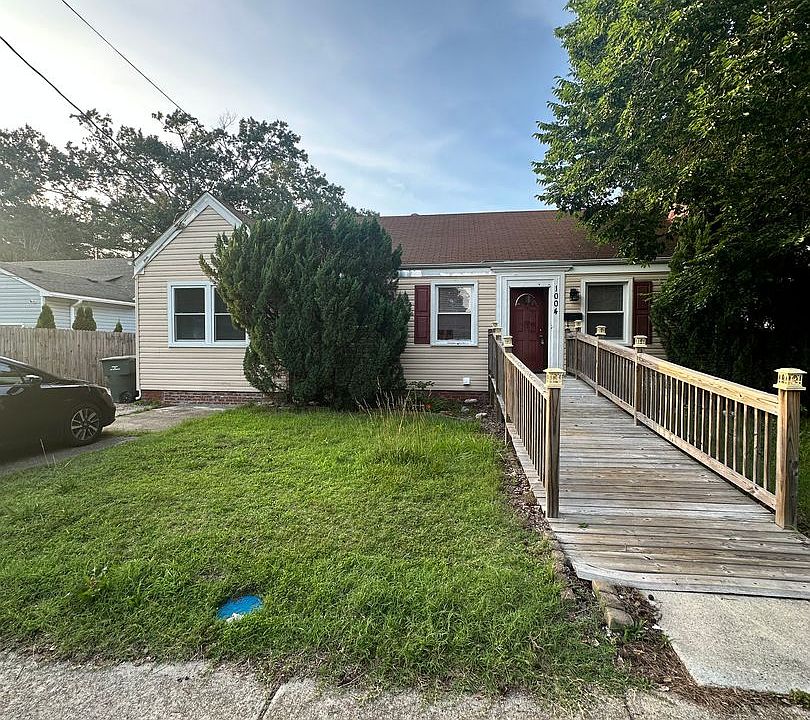 1st image of 1004 Hugo St
