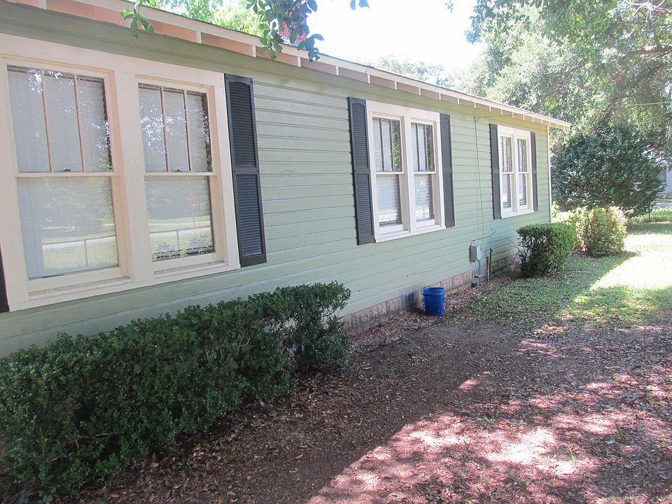 1st image of 101 Carolyn Way