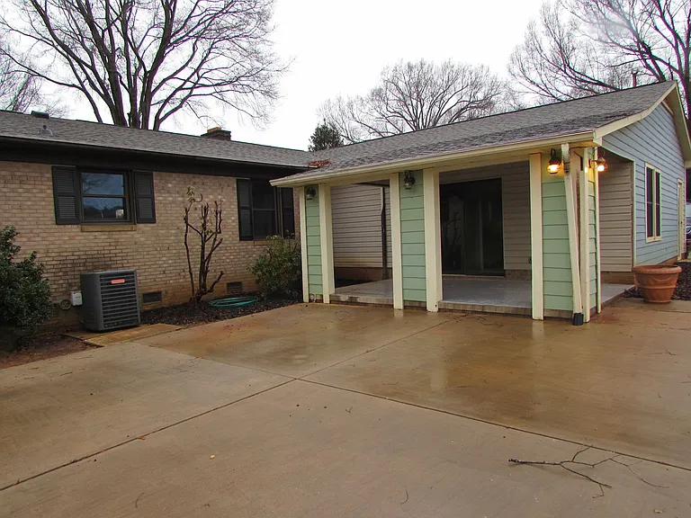2725 Sloop Rd — Photo 13