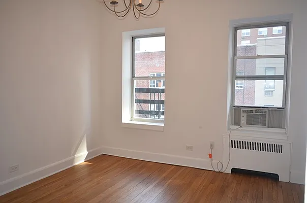 Rented by Vickers Realty | media 8