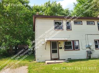 2310 Deerfield Ct, Westland, MI 48186