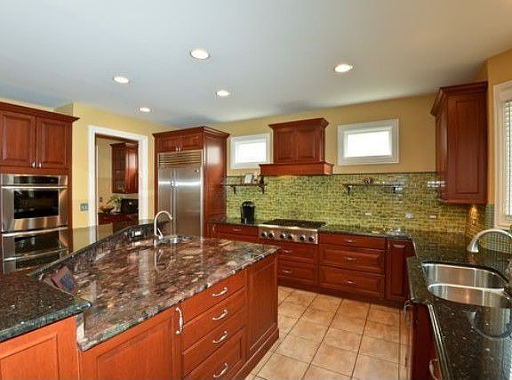 5th image of 6550 N Trumbull Ave