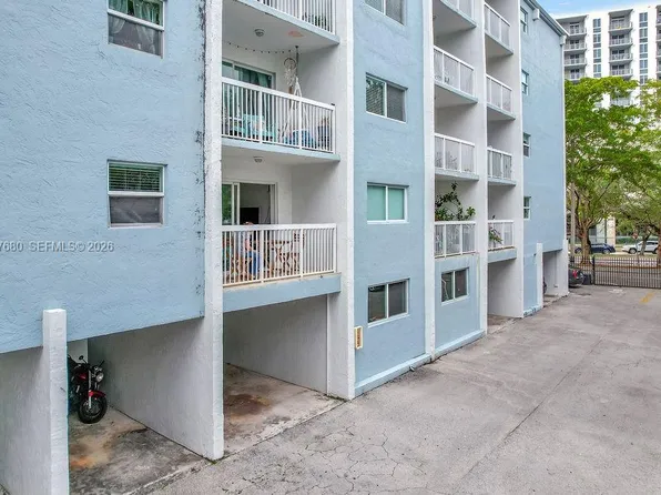 2920 SW 28th Ter APT 207, Miami, FL 33133