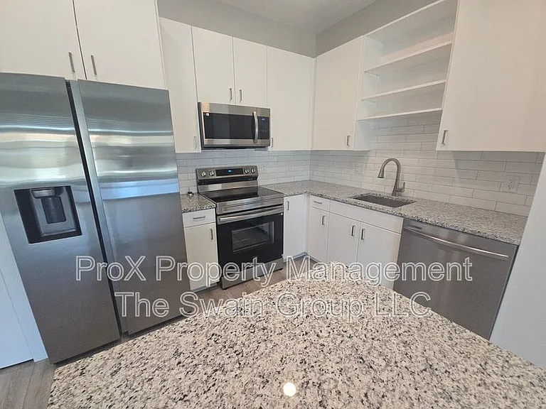 701 Bates Ave SW #202 — Photo 12