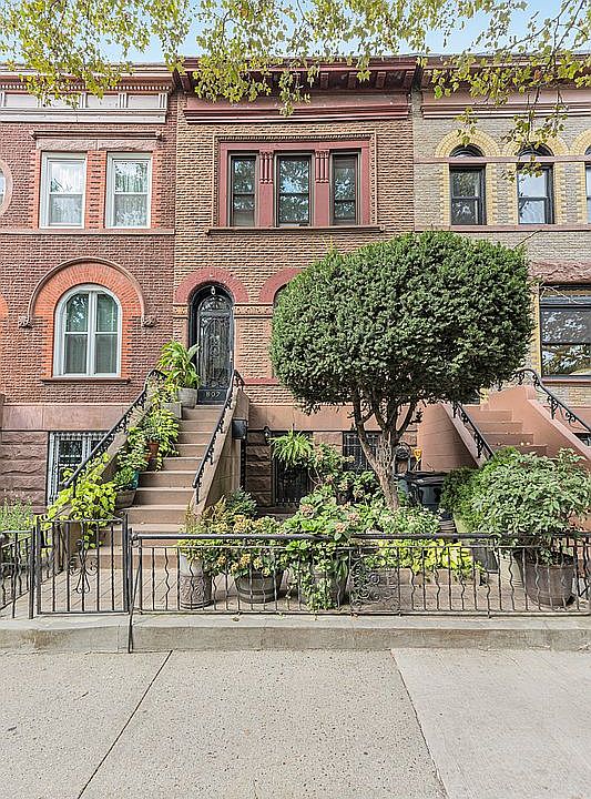1st image of 807 Lincoln Pl