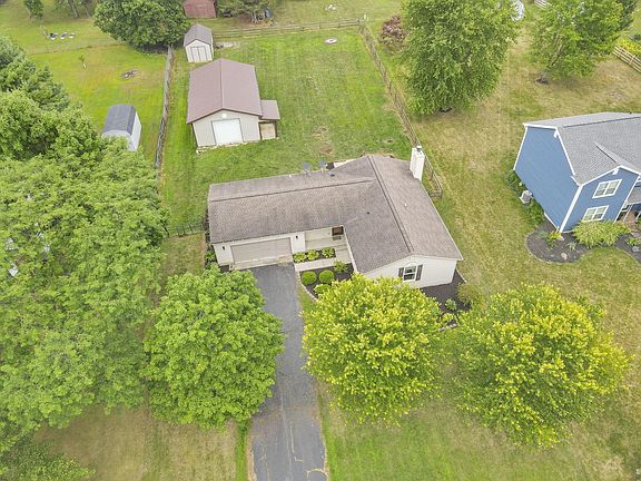 5th image of 138 Cavalcade Ln SW