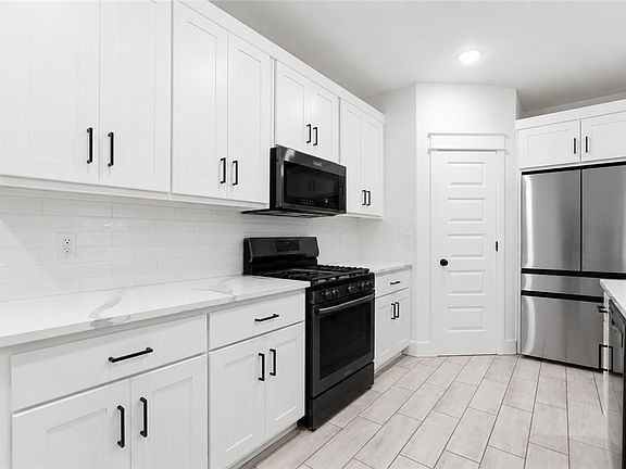 4th image of 1601 Ataway St