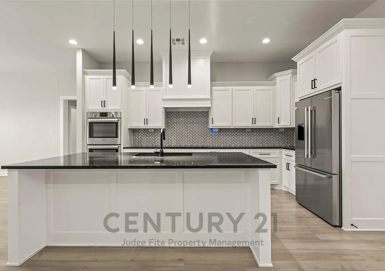 Beautifully Designed 4/3/2 in Highly Sought-After Lorena ISD! — Photo 4