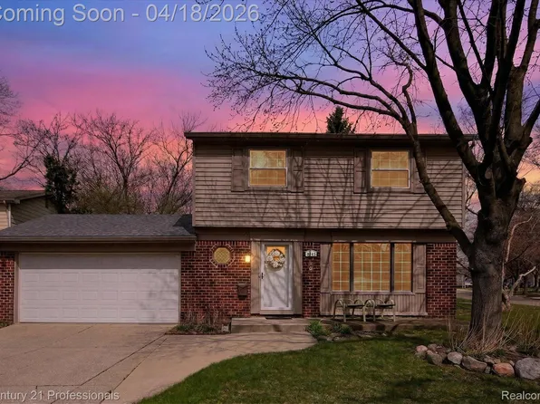 9343 Caprice Dr, Plymouth, MI 48170