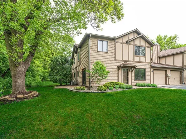 11574 Carriage Ct, Eden Prairie, MN 55344
