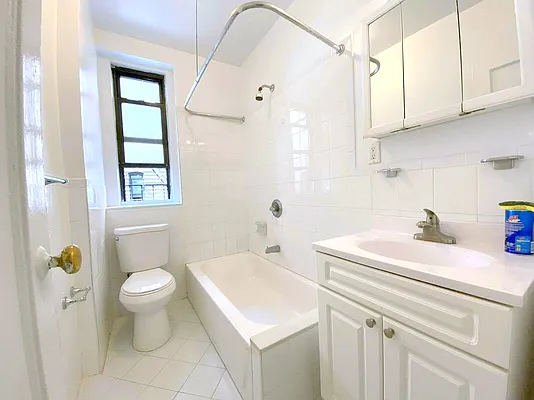 Rented by Manhattan Spaces | media 37