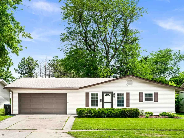 816 Mayflower Ave, Bloomington, IL 61701