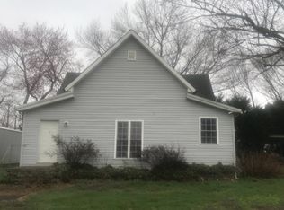 3677 Oak St, Thompsonville, IL 62890