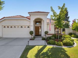 1021 Sussex Cir, Bakersfield, CA 93311