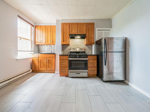 2nd image of 407 4th St #4R-6