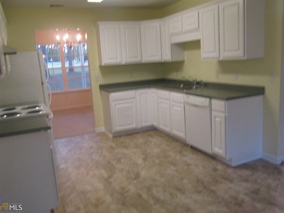 5th image of 609 Ogeechee Dr W