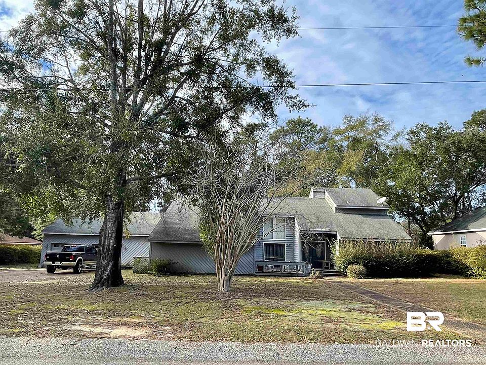 1st image of 114 Dewitt Cir