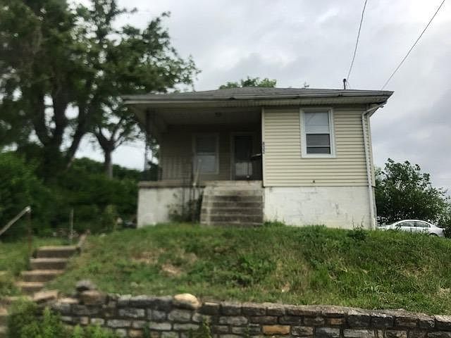 1st image of 832 Chamberlain Ave
