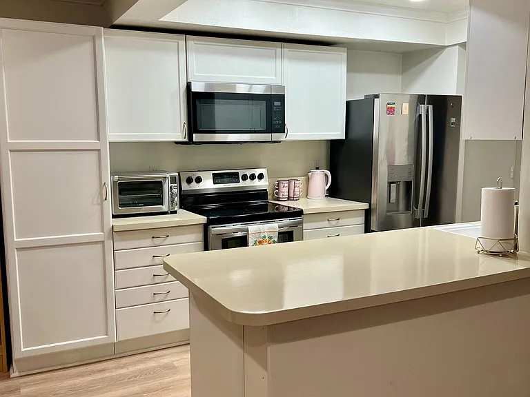 911 N Kings Rd #111 — Photo 9